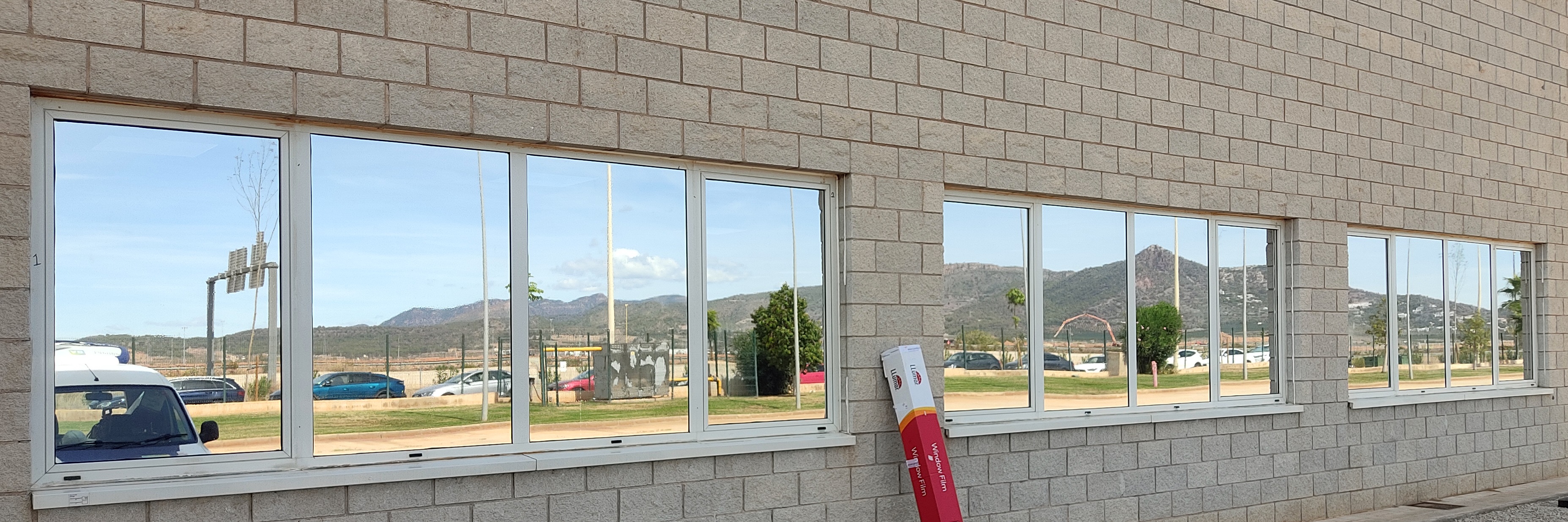 Instalación de Láminas Solares LLumar RHE 20 SI HPR en una Empresa del Polígono Industrial de Sagunto